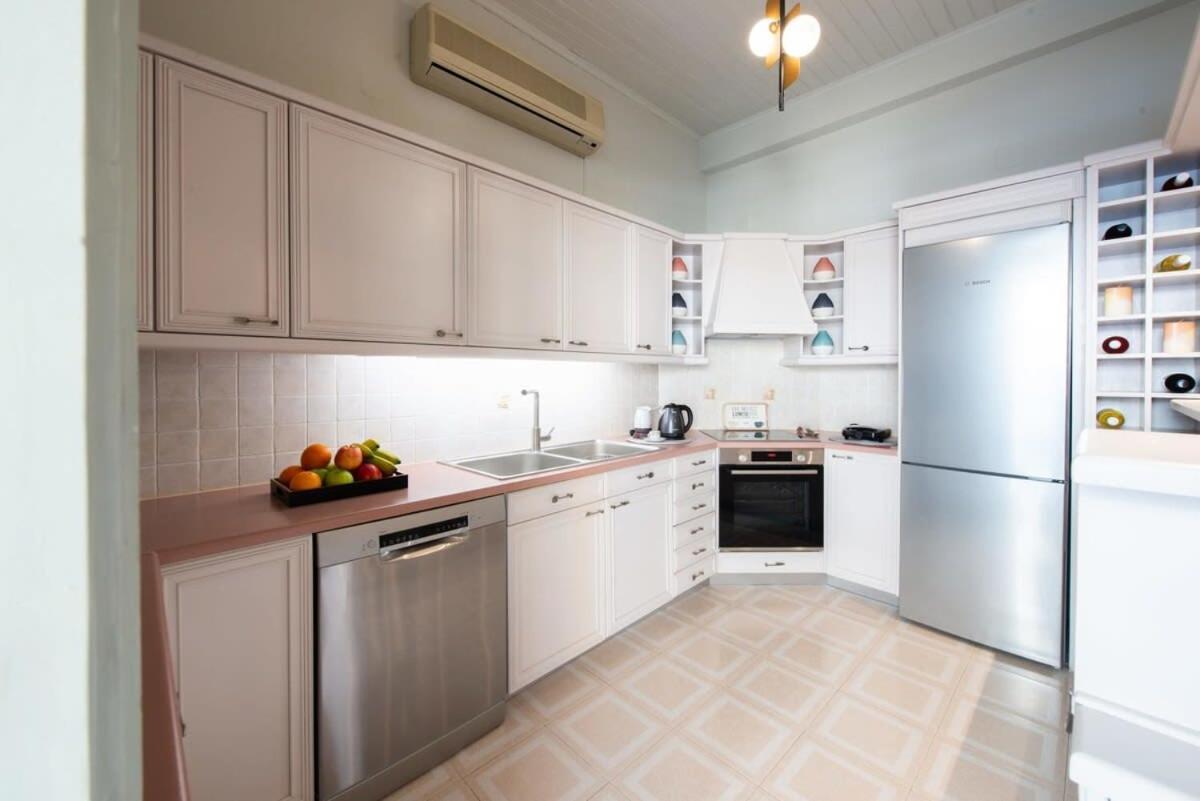 Dolce Favola Nomad Casa - Kalamata'S City Getaway Esterno foto