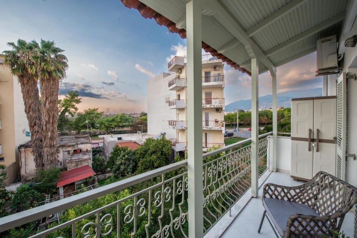 Dolce Favola Nomad Casa - Kalamata'S City Getaway Esterno foto